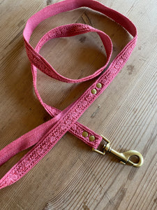 Walk in Style Dog Collar - Raspberry Lace