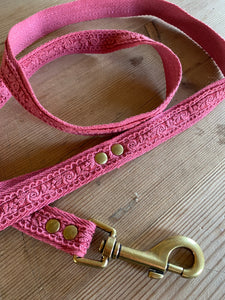 Walk in Style - Lace Dog Leash - Raspberry