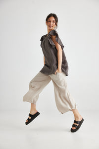 Lulu linen pants. Sandstone