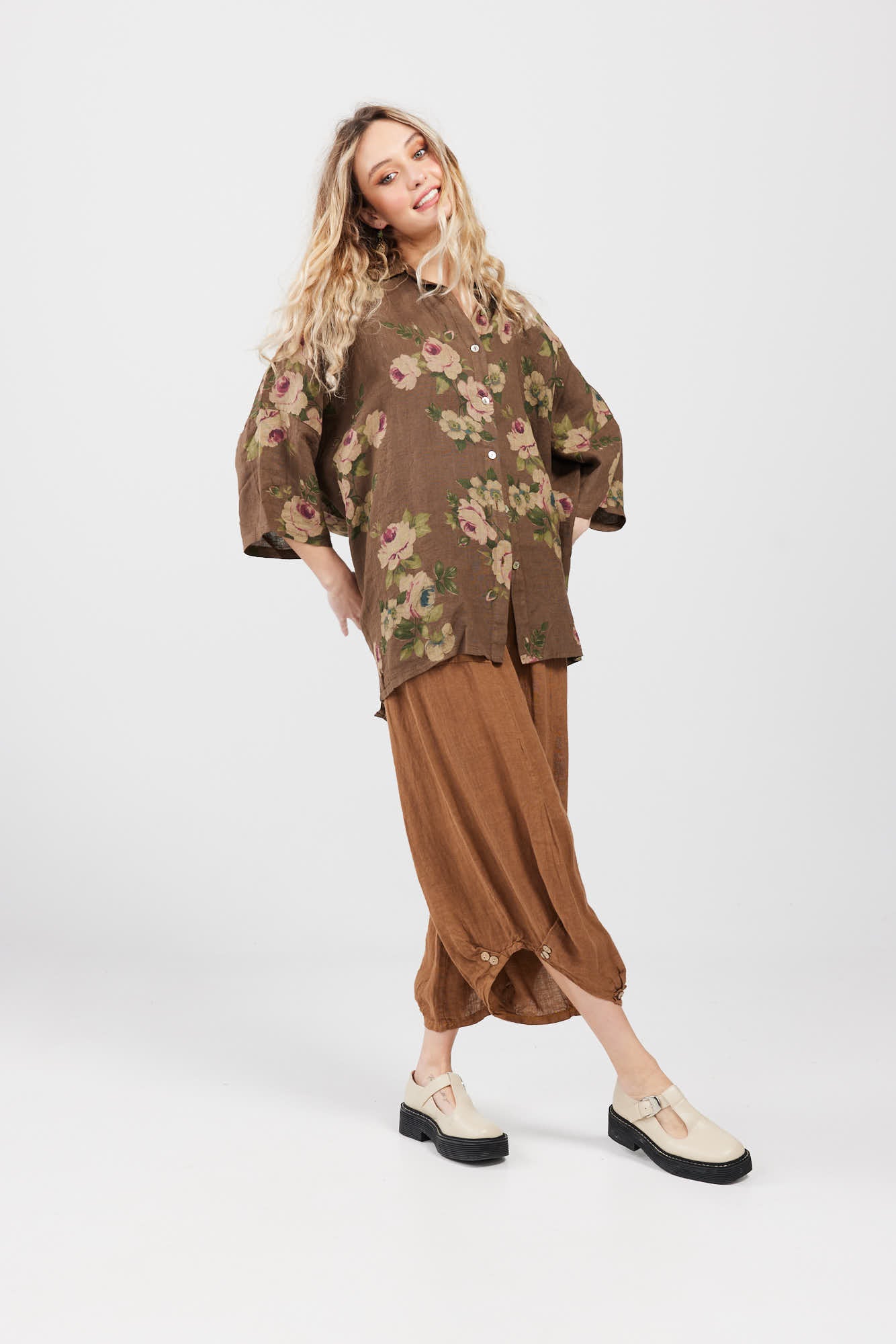 Camouflage on sale linen pants